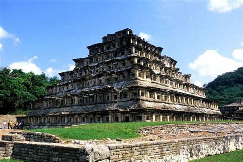 El Tajín! A Journey Through Time and Ancient Mayan Splendor