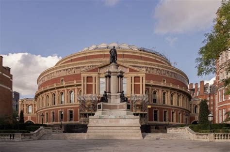  Royal Albert Hall: อลังการของสถาปัตยกรรมและดนตรีอันทรงเกียรติ!