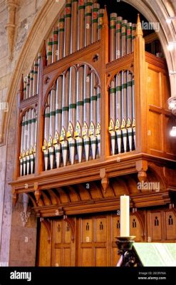  St Albans Cathedral: สถาปัตยกรรมกอathik อลังการ และสุสานศักดิ์สิทธิ์!