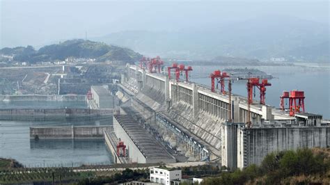 Three Gorges Dam:  A Monumental Engineering Feat and Stunning Viewpoint!