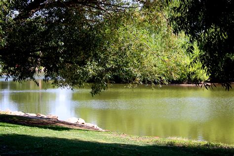 West Lake Park สวนสาธารณะอันร่มรื่นที่อยู่ติดกับทะเลสาบสวยงาม!